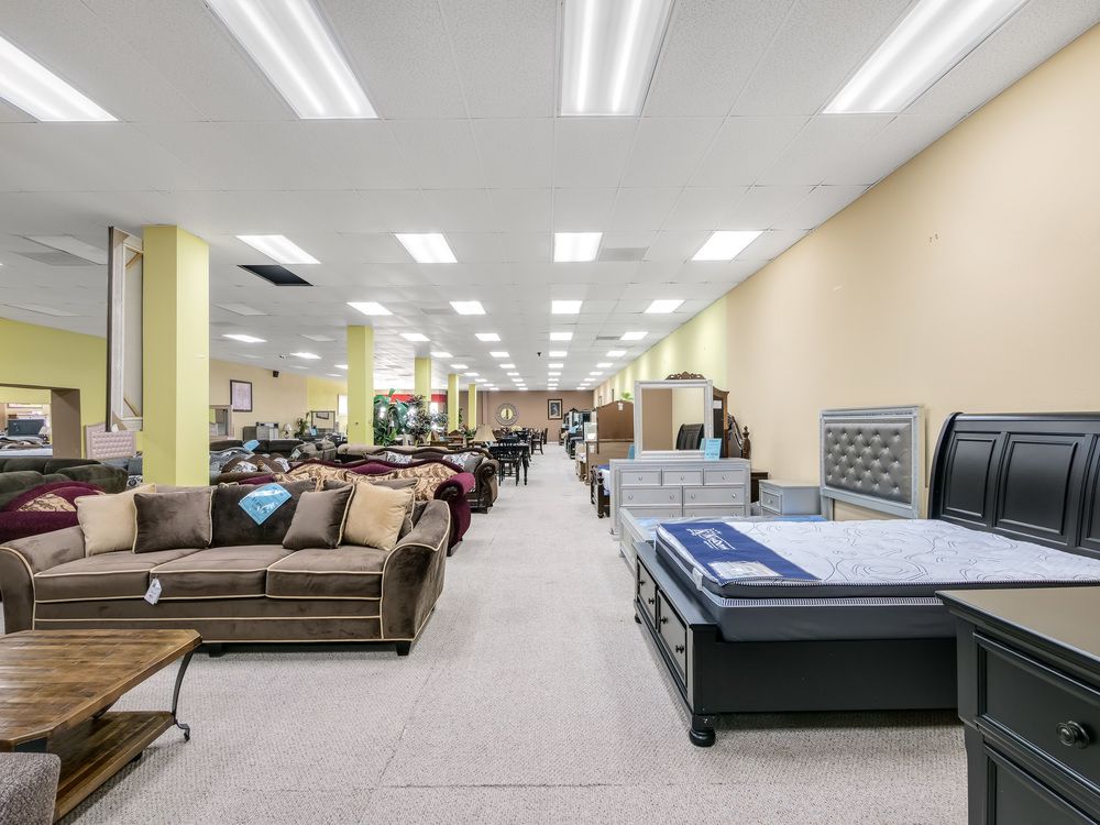 NNN Leased Retail Building - Ideal Furniture Gallery: 116 W 6th St, Hanford, CA 93230